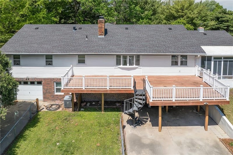 5703 SE Meadow Oak Ter, St Joseph, MO 64503