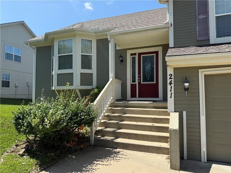 2411 Shenandoah Dr, Leavenworth, KS 66048