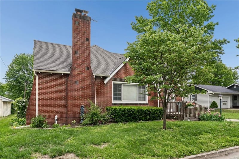 1015 Saint Louis St, Concordia, MO 64020