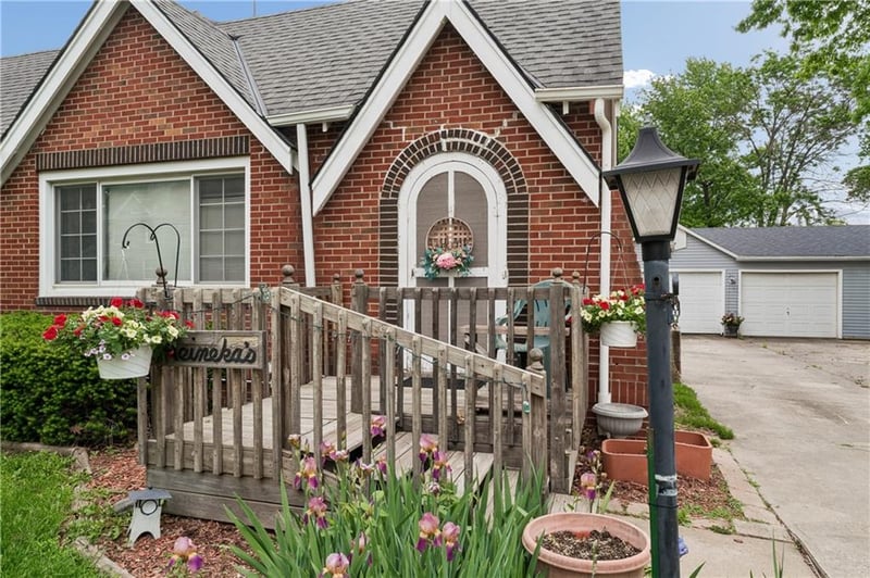 1015 Saint Louis St, Concordia, MO 64020