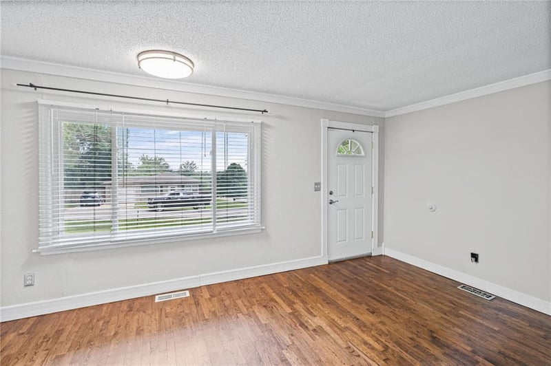 200 98 St, Kansas City, MO 64114
