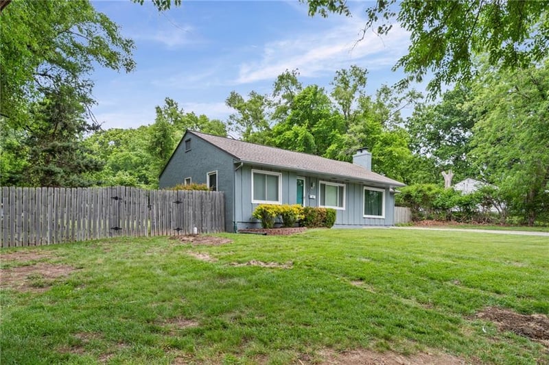 200 98 St, Kansas City, MO 64114