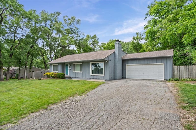 200 98 St, Kansas City, MO 64114
