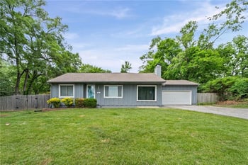 200 W 98 St, Kansas City, MO 64114