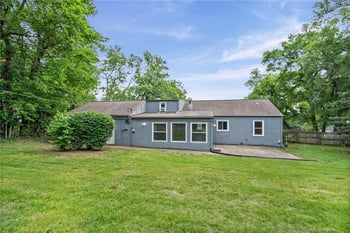 200 W 98 St, Kansas City, MO 64114