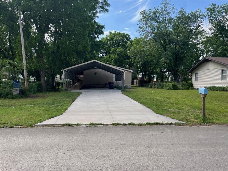 1309 9th St, Independence, KS 67301