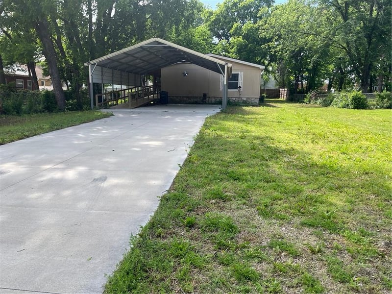 1309 9th St, Independence, KS 67301