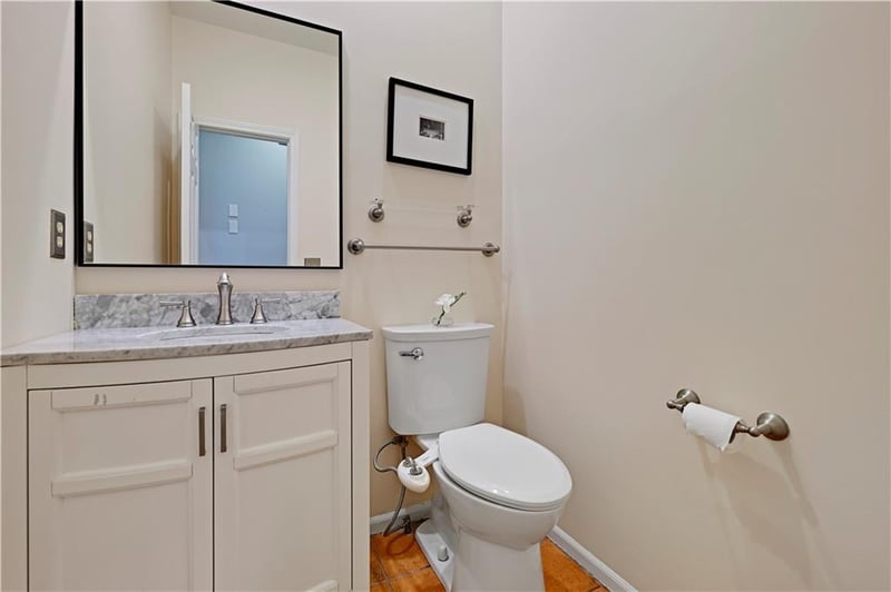 5005 131st St, Leawood, KS 66209