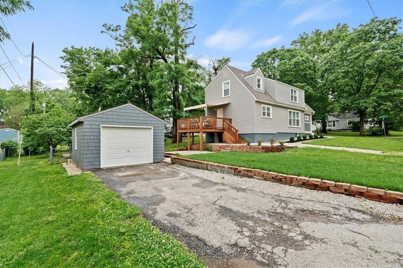 641 43rd Ter, Kansas City, MO 64116