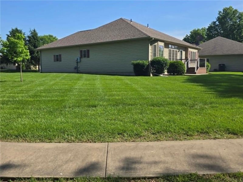 801 Virginia Pl, Clinton, MO 64735