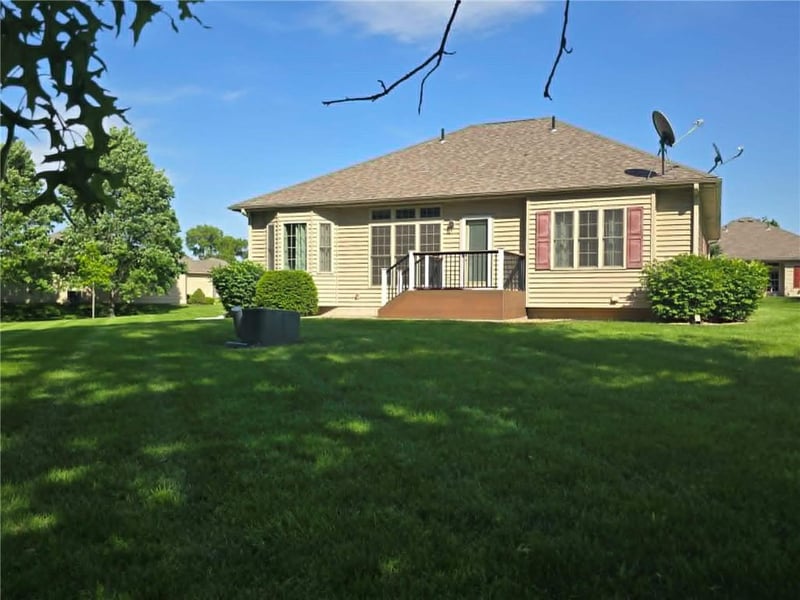 801 Virginia Pl, Clinton, MO 64735