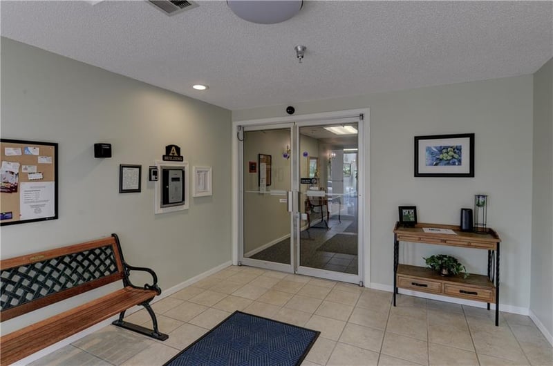 17800 Bolger Rd #303, Independence, MO 64055