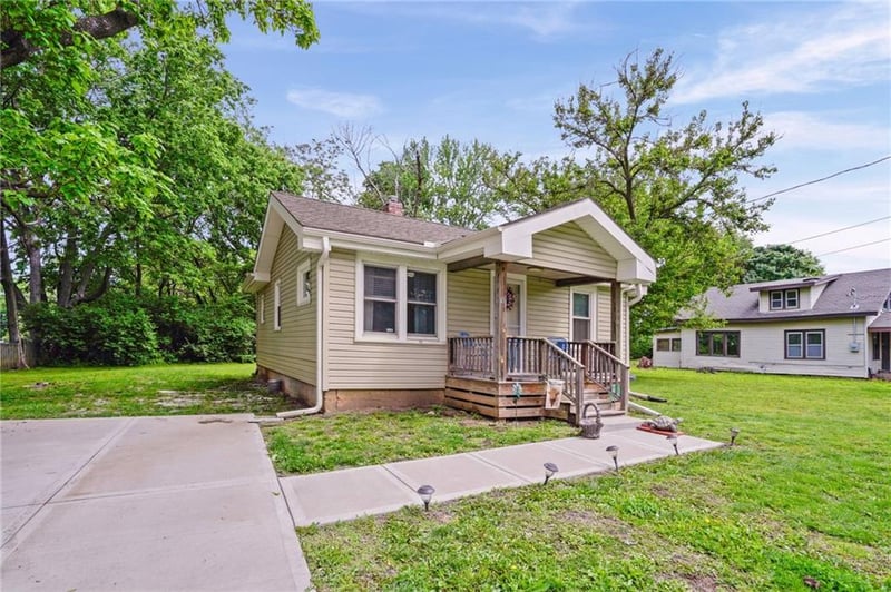 410 NE 75th Ter, Kansas City, MO 64118