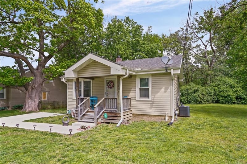 410 NE 75th Ter, Kansas City, MO 64118