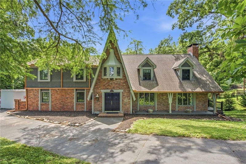 4015 Briarcliff Rd, Kansas City, MO 64116