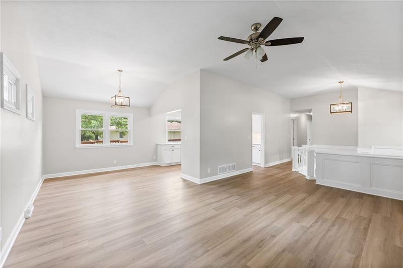 9315 Grant Dr, Overland Park, KS 66212