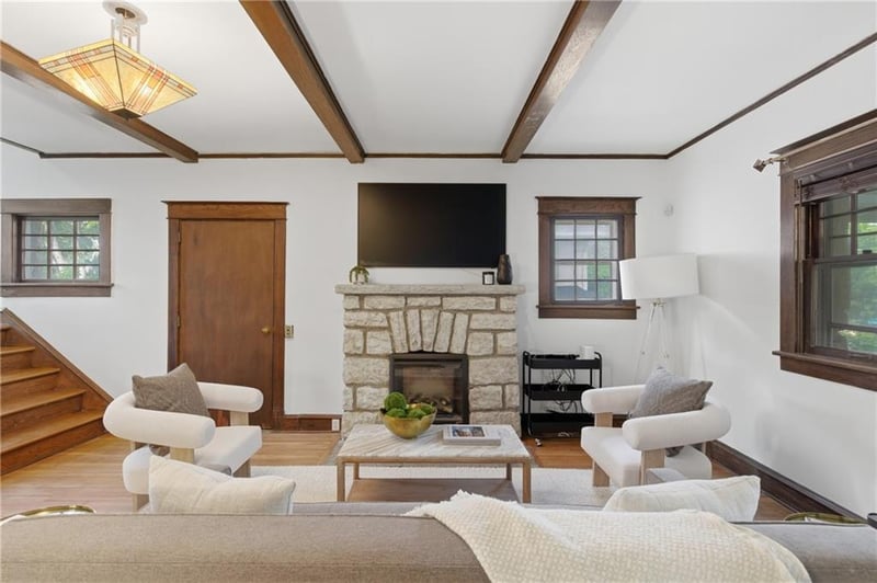 108 61st Ter, Kansas City, MO 64113