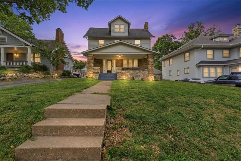108 61st Ter, Kansas City, MO 64113