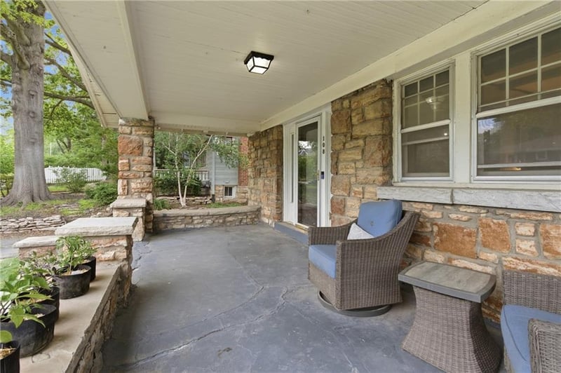 108 61st Ter, Kansas City, MO 64113