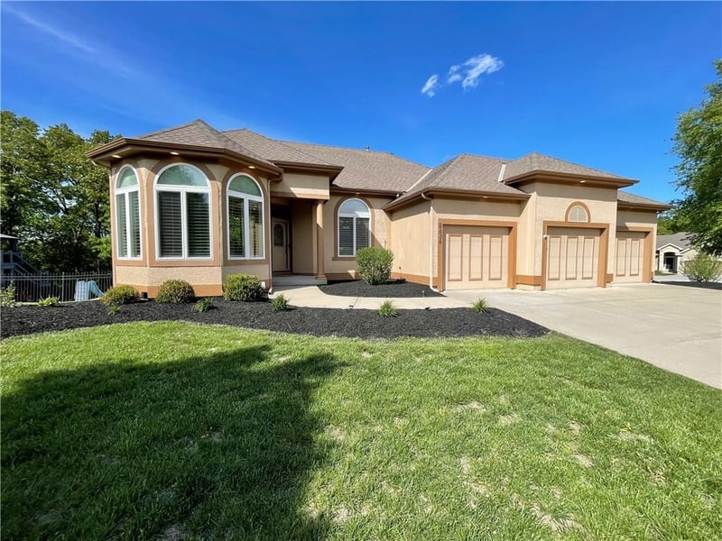 8636 Utica Ave, Kansas City, MO 64053