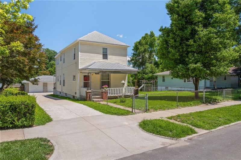 5507 2nd St, St Joseph, MO 64504