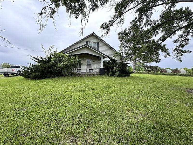 19354 235th St, Jameson, MO 64670
