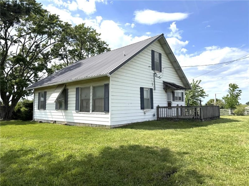 19354 235th St, Jameson, MO 64670