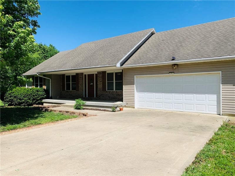 505 S Broadway St, Butler, MO 64730