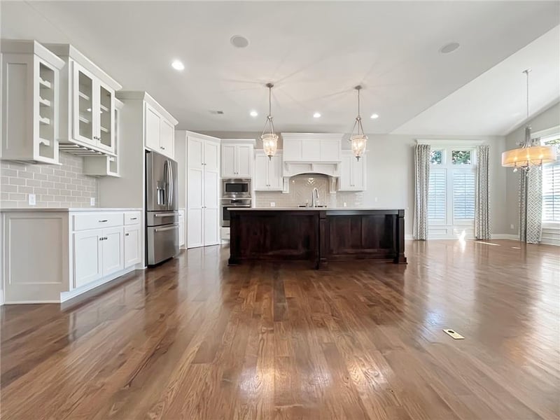 7019 Apache Dr, Shawnee, KS 66226