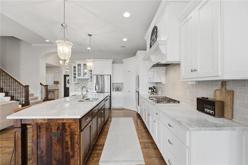7019 Apache Dr, Shawnee, KS 66226