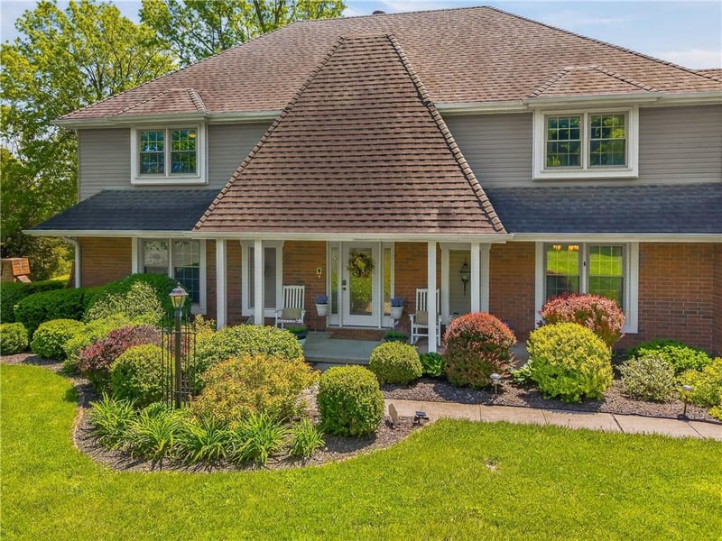 12918 Lakeland Dr, St Joseph, MO 64506