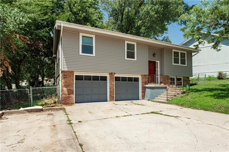 204 83rd St, Kansas City, KS 66112