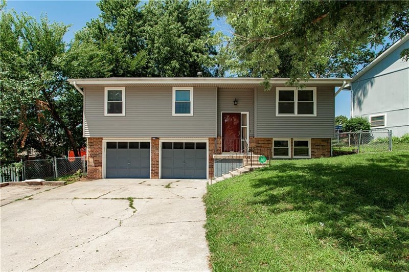 204 83rd St, Kansas City, KS 66112