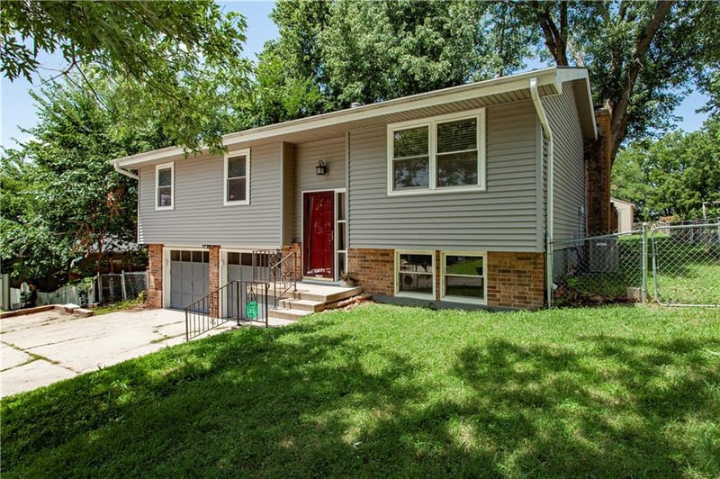 204 83rd St, Kansas City, KS 66112