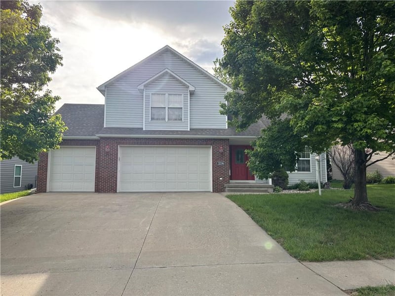 3216 Morton Ln, St Joseph, MO 64506