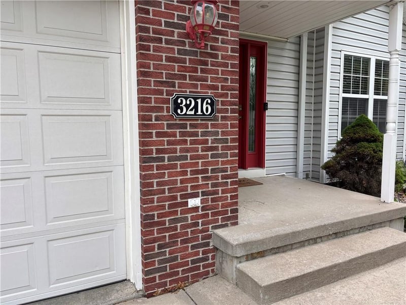3216 Morton Ln, St Joseph, MO 64506