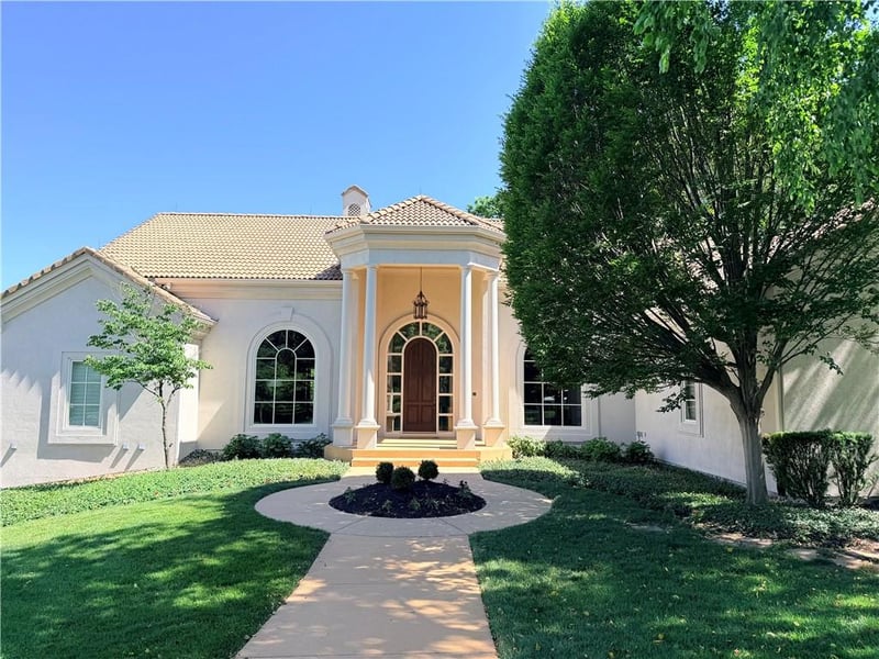 2705 112th St, Leawood, KS 66211