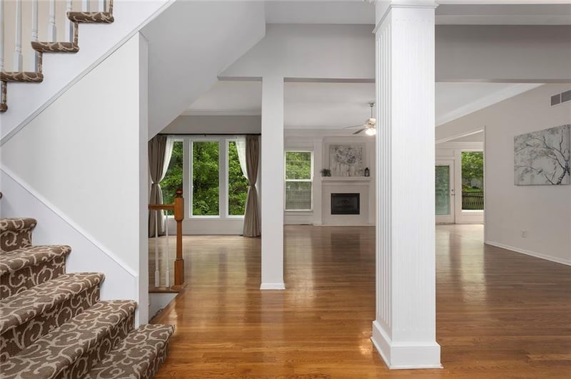 12707 122nd St, Overland Park, KS 66213