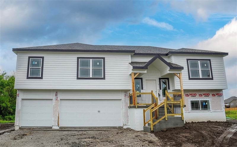 830 Cedar Ridge Dr, Raymore, MO 64083