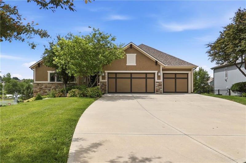 21903 57th Ter, Shawnee, KS 66226