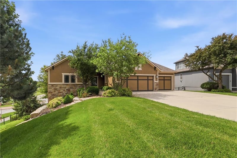 21903 57th Ter, Shawnee, KS 66226