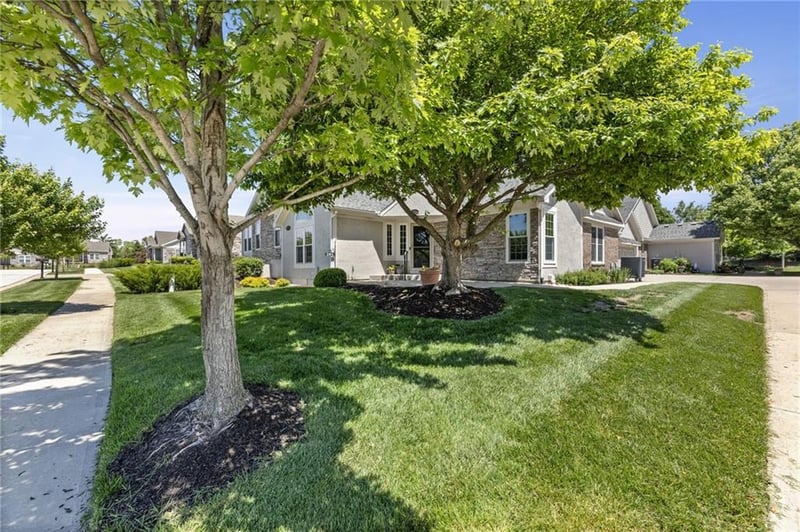 12001 Tallgrass Dr #201, Olathe, KS 66061