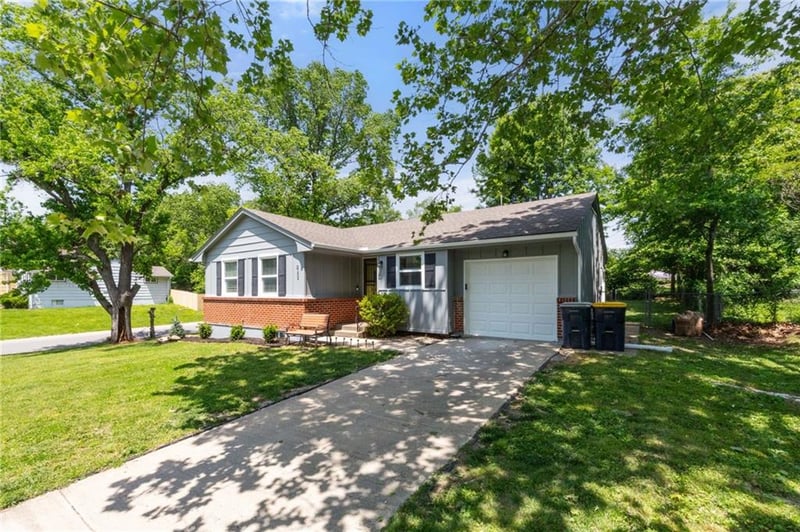 2102 87th St, Kansas City, MO 64132