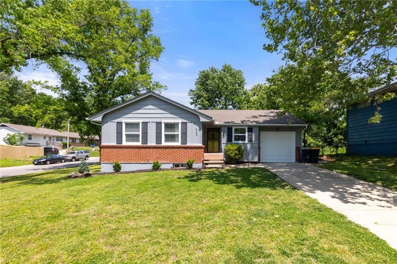 2102 E 87th St, Kansas City, MO 64132