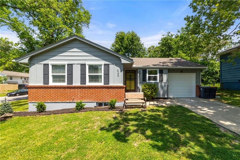 2102 E 87th St, Kansas City, MO 64132