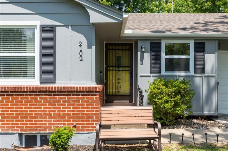 2102 E 87th St, Kansas City, MO 64132