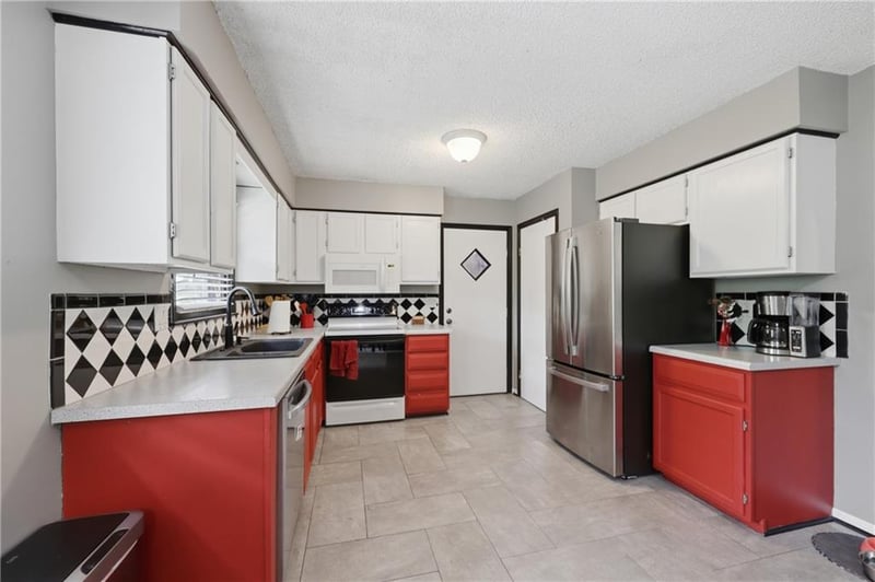 122 Walnut St, Blue Springs, MO 64014