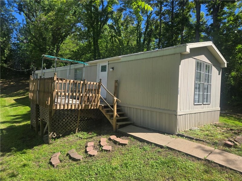 120 Maple Ln, Napoleon, MO 64074