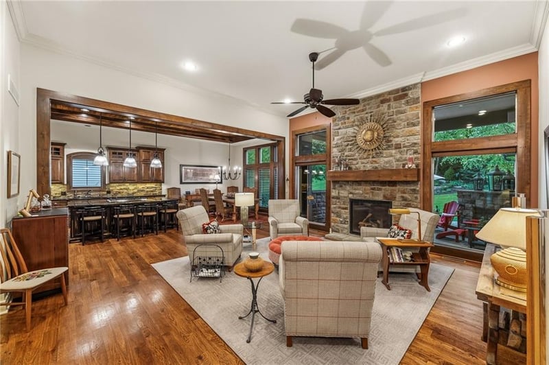 15164 Fontana St, Leawood, KS 66224