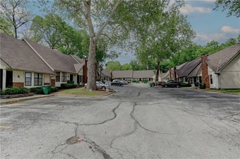 9730 Locust St, Kansas City, MO 64131